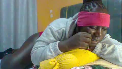 lindah32 online show from July 14, 12:27 am