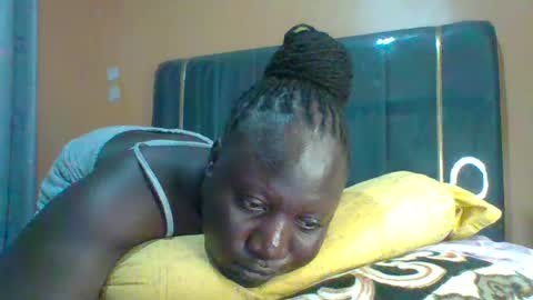 lindah32 online show from July 16, 12:22 am