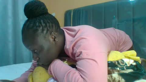 lindah32 online show from July 16, 11:59 pm