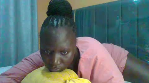 lindah32 online show from July 17, 1:05 am