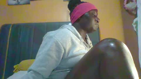 lindah32 online show from July 20, 8:45 pm