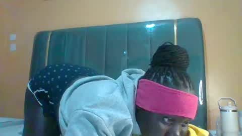lindah32 online show from July 20, 10:57 pm