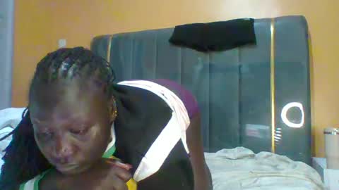 lindah32 online show from July 26, 10:15 pm
