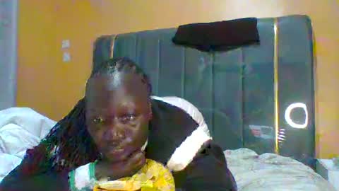 lindah32 online show from July 26, 11:21 pm