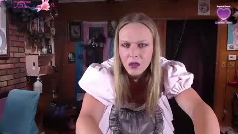 ladyboyhomemaker online show from June 15, 4:21 am