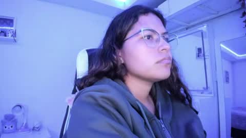  Lady  online show from August 4, 1:52 pm