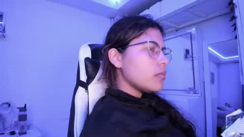 Lady  online show from August 7, 2:22 am