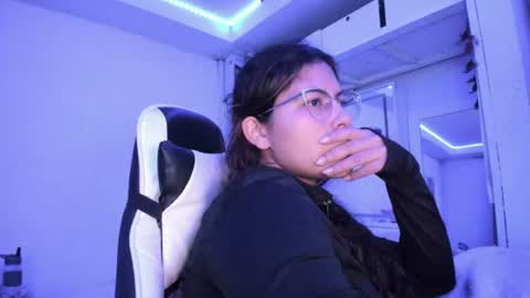  Lady  online show from August 7, 3:28 am