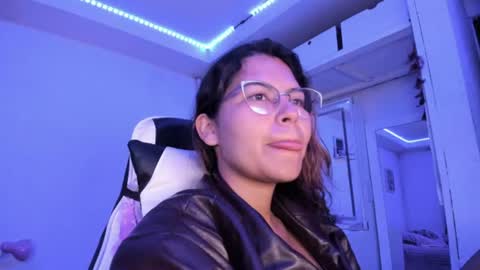  Lady  online show from August 17, 4:39 am