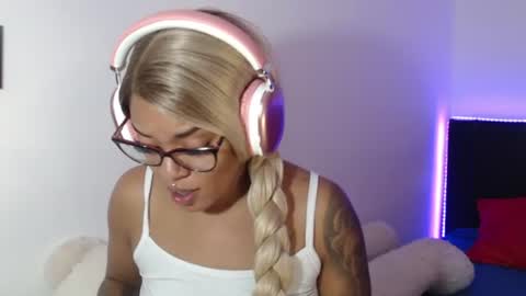 leidy daniela online show from August 15, 8:51 am
