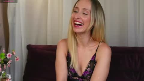 LadyEmelymoon online show from August 12, 7:16 pm