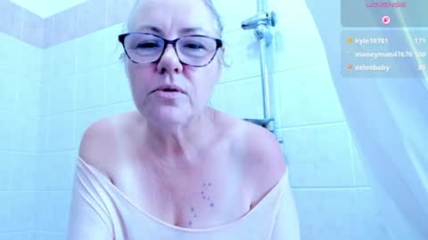 Lady Lanaxo online show from August 12, 7:11 am