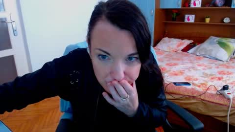 LadyLHoty online show from June 21, 11:55 am