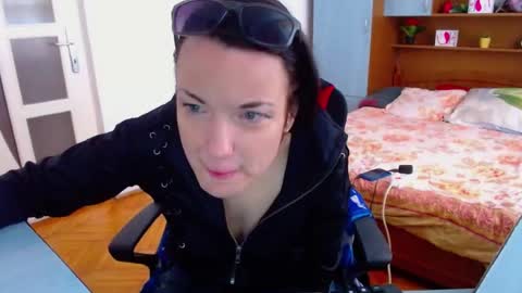 LadyLHoty online show from July 17, 9:53 am