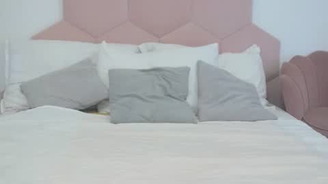 Lia online show from August 14, 5:00 am