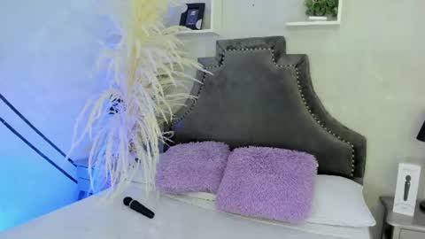Lady  online show from August 1, 5:35 am
