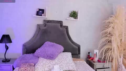 Lady  online show from August 7, 5:40 am