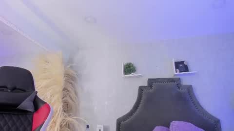 Lady  online show from August 8, 5:29 am