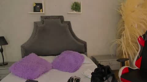 Lady  online show from August 9, 3:18 am