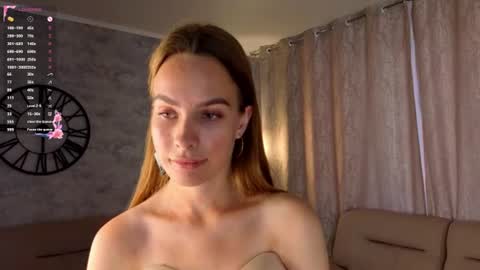 Ella online show from August 9, 9:10 am