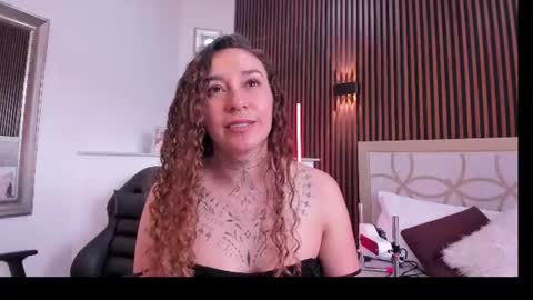 laguertha online show from August 13, 4:10 pm