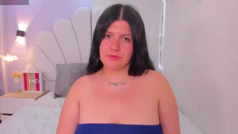 laia_hamilton online show from March 31, 5:43 pm