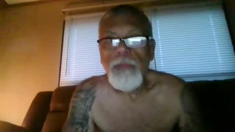 laidbackluxury online show from June 20, 9:20 am