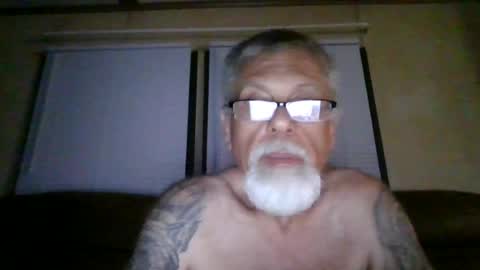 laidbackluxury online show from July 10, 7:47 am