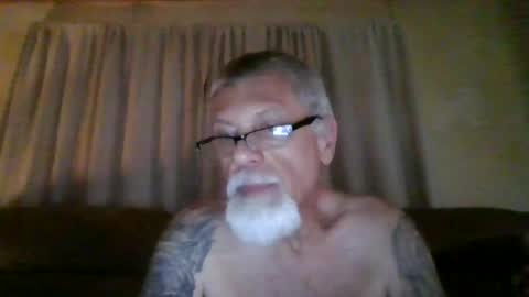 laidbackluxury online show from July 15, 8:26 am