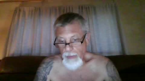 laidbackluxury online show from July 15, 9:32 am
