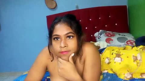 laila_30 online show from August 14, 1:15 pm