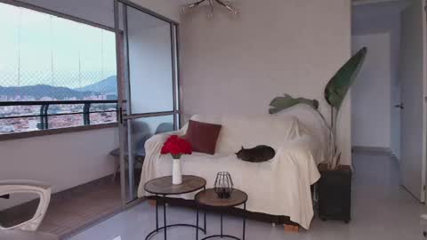 Laira online show from May 13, 10:53 pm