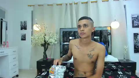 lala_and_deivy online show from July 24, 1:30 am