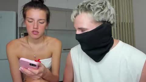 Stewie and Monica online show from August 7, 7:36 pm