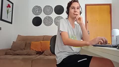 Lemme B online show from August 3, 4:03 pm