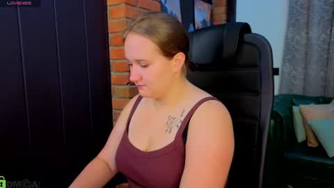 laminel online show from August 11, 1:18 am