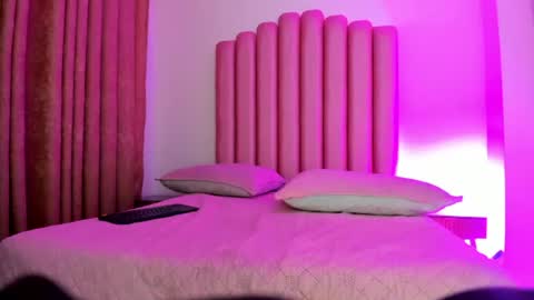 lana_fox01 online show from July 31, 8:09 am
