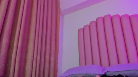 lana_fox01 online show from August 1, 5:46 am