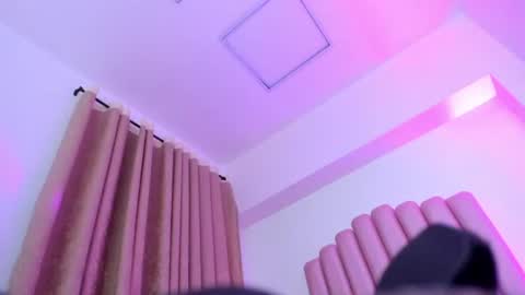 lana_fox01 online show from August 5, 9:18 am