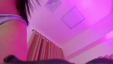 lana_fox01 online show from August 9, 4:35 am