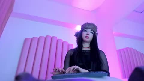 lana_fox01 online show from August 13, 9:56 am