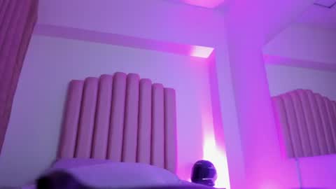 lana_fox01 online show from August 14, 5:55 am