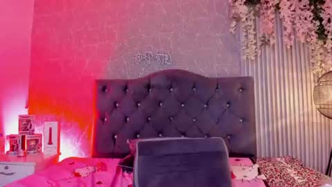 lana_gill online show from July 28, 11:44 pm