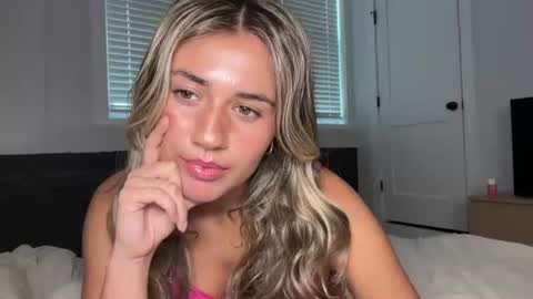 Lana online show from July 29, 3:30 pm