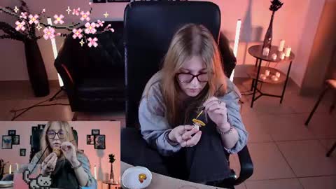 lana online show from August 4, 5:10 pm