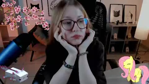 lana online show from August 8, 4:29 pm