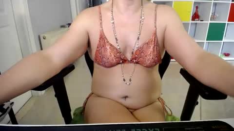 Lana online show from August 15, 1:04 pm