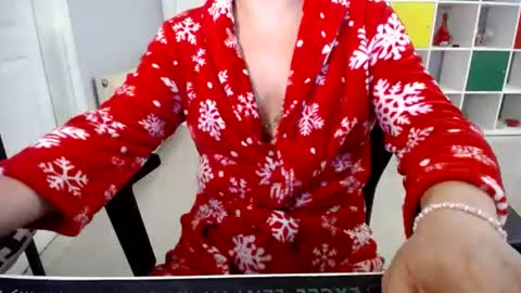 Lana online show from August 15, 5:50 pm