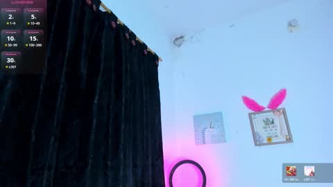 lanasin_ online show from March 21, 8:06 am