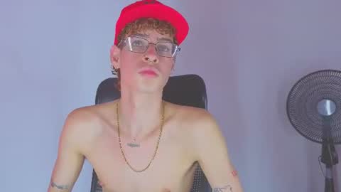 lancelot_grey online show from June 11, 9:43 pm